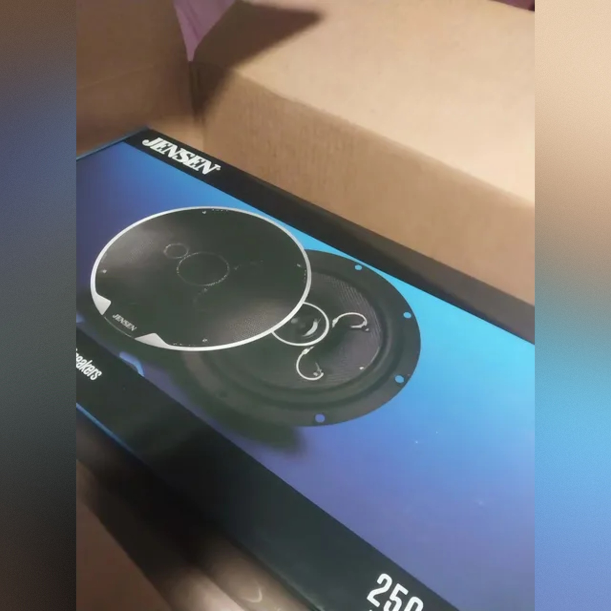 SonicElectronix's tweet photo. More prizes making it home! 📦🔥 Love seeing our winners with their new gear. Thanks for sharing the pics with us, and enjoy! 🙌🔊

#SonicElectronix #Jensen #Alpine #CarAudio #Anniversary #Giveaway #BassHeads #CarAudioLife https://t.co/BMUaUw1syw