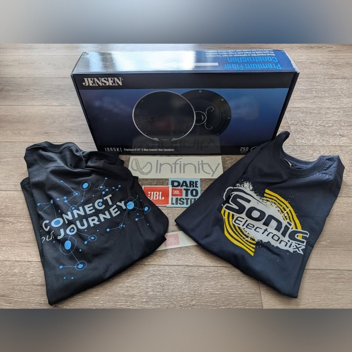 SonicElectronix's tweet photo. More prizes making it home! 📦🔥 Love seeing our winners with their new gear. Thanks for sharing the pics with us, and enjoy! 🙌🔊

#SonicElectronix #Jensen #Alpine #CarAudio #Anniversary #Giveaway #BassHeads #CarAudioLife https://t.co/BMUaUw1syw