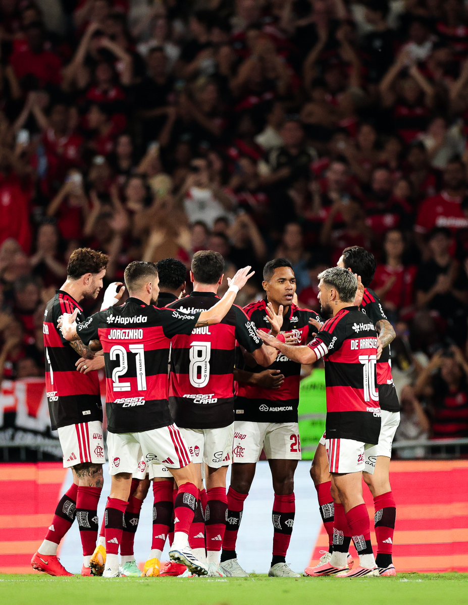 Flamengo's tweet photo. Vamos juntos, Nação! ❤️🖤

Com raça, amor e paixão pelo Clube de Regatas do Flamengo! https://t.co/Yfj7ab7zQg