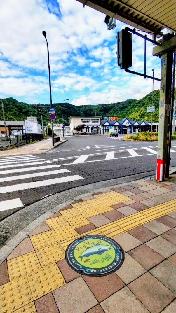 meaculpax3's tweet photo. 小浜駅
#鯖の町
#OBAMA
#鯖を愛するまち
#小浜市
#下水道マンホールふたデザインコンテスト
#localguides
#tankensurujapan
#manholecover
#manhotalk
#路上観察
#やはり野におけ人孔蓋
#マンホールの蓋
#下を向いて歩こう
#オフタミスト https://t.co/0WtY6ETZqE