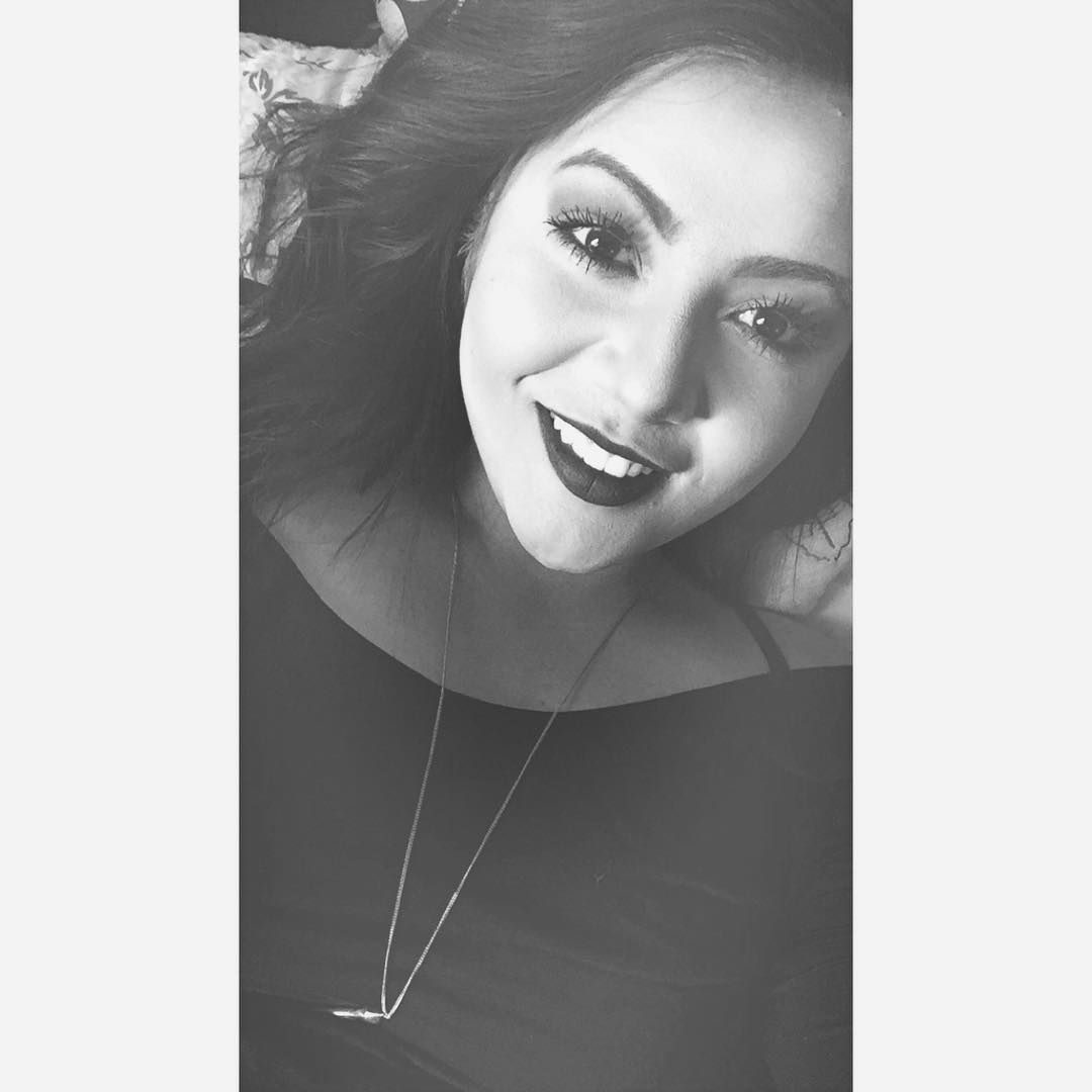 iri_2003_15's tweet photo. Watching Fuller House. https://t.co/iYTgJs7vaJ