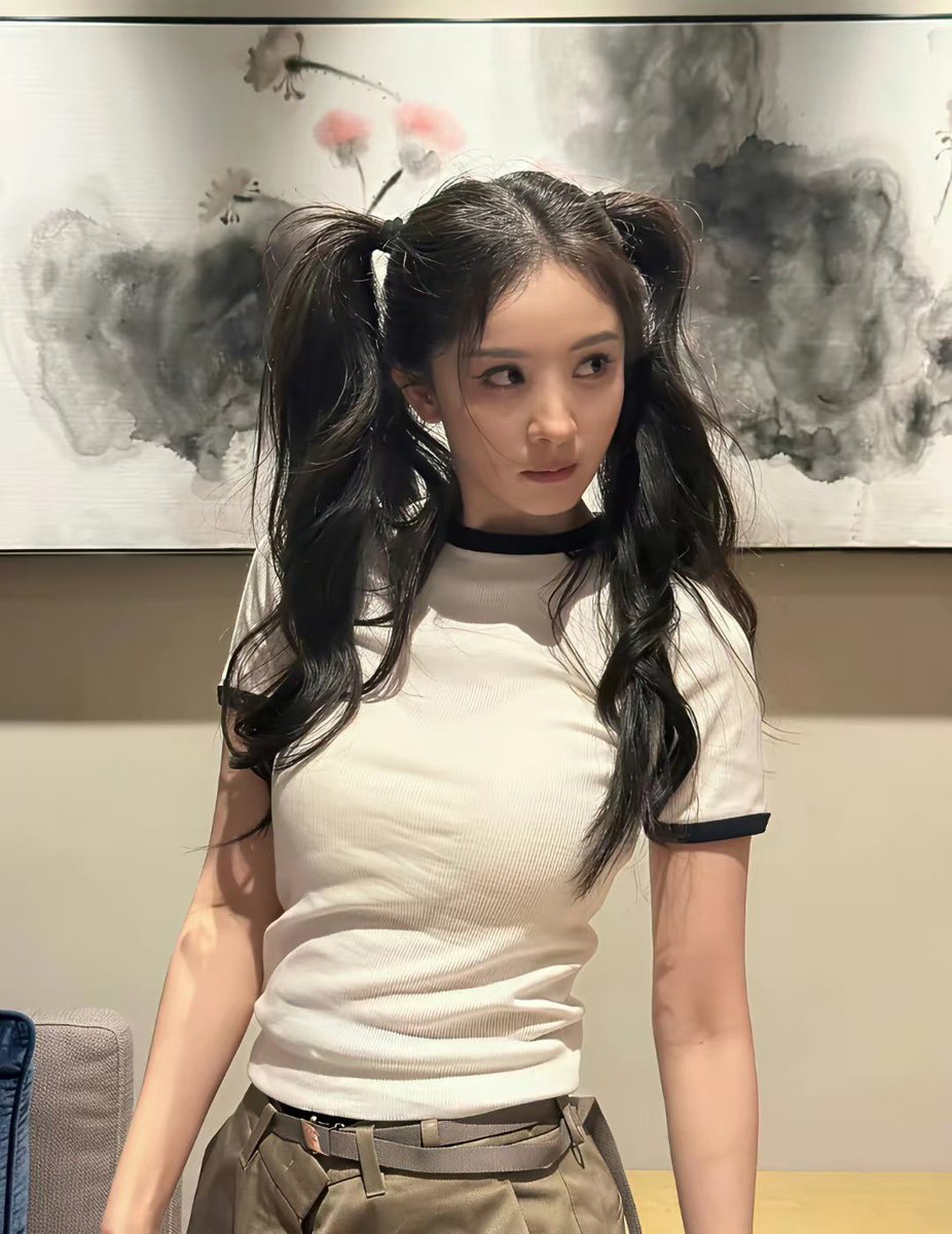 0xKillCoin's tweet photo. ZEC 这轮行情里有个容易被忽略的信号：

不只币价在涨，生态里的 NFT mint 也跑出了真回报。

@wenxue600 提到 #BITFOOTS 在 ZEC 链上发射、买一赠一，整体回报 14 倍；

ZEC 侧地板 0.097 ZEC（约 145U），BTC 侧空投地板 0.00143 BTC（约 120U），两边合计不到 300U。 

这说明资金正从单币炒作往生态应用/收藏品外溢——一个长期被「隐私币」标签困住的生态，正借这波热度补上应用层叙事。

但 14x 是结果不是预期，mint 类流动性薄、接盘风险高，看个热闹就好，别上头。