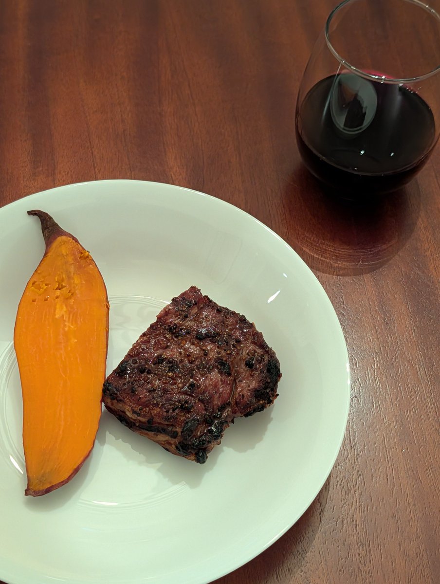 timdemasters's tweet photo. It's a bite-sized attempt at art https://t.co/HljaZdauSP