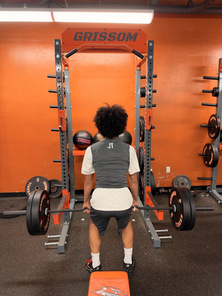 GrissomHoops's tweet photo. It’s just a little work ⛓️💪 https://t.co/DY2Zhwfcz1
