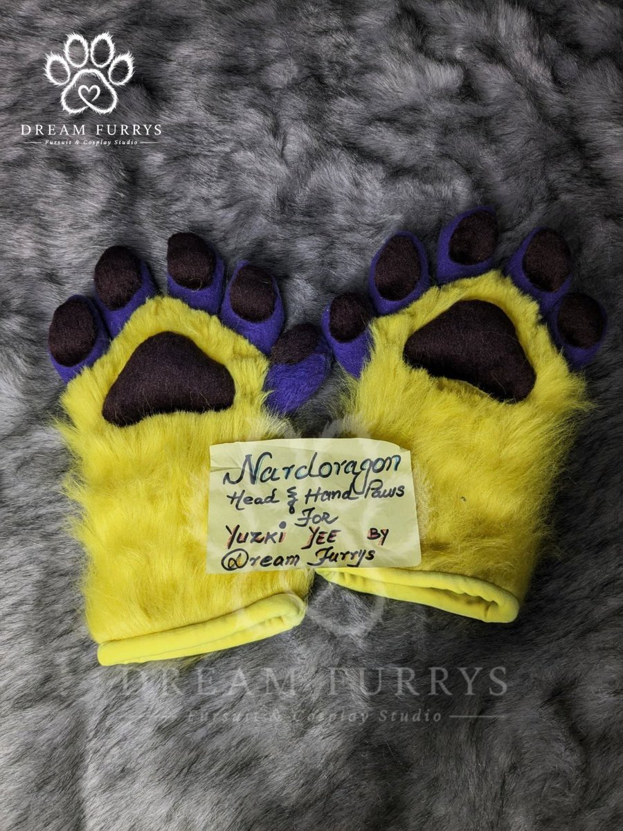 dreamfurrys's tweet photo. A closer look at the custom Nardoragon hand paws by Dream Furrys! 🐉💜💛 Colourful details, crafted with care. 🐾 #DreamFurrys #Nardoragon #FursuitPaws #FursuitMaker https://t.co/lmCsTAddzj