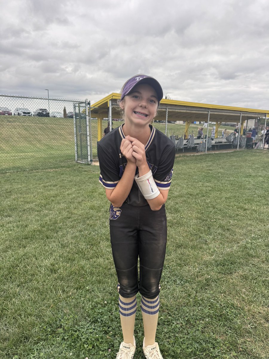 TBHSSoftball's tweet photo. Varsity Sb gets big win vs FHN!  Dennis gets shutout win w/9K’s!  Daugherty 3-3, Zidich 3-4.  Player of game is our Freshman Leah Blanton 2-4 w/3b, 2 runs scored, and RBI! https://t.co/ATE0ZmAa0w