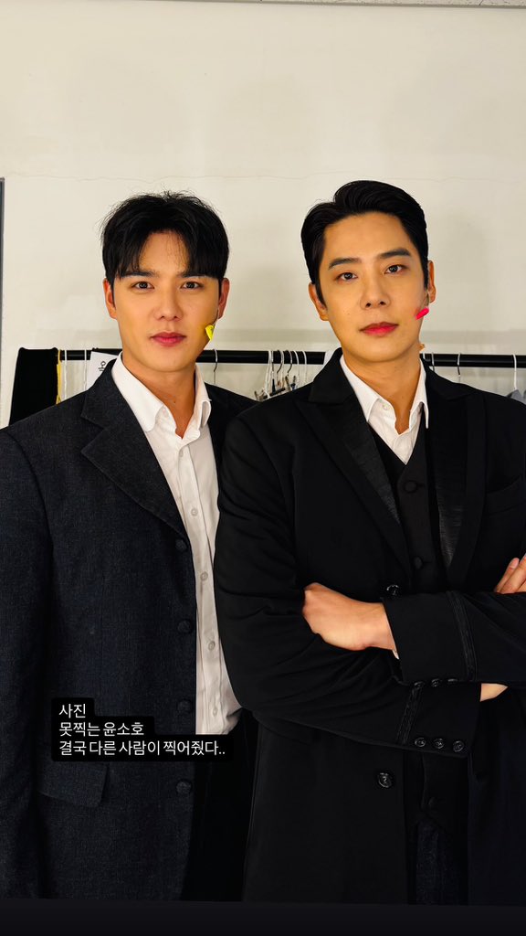 donglong_'s tweet photo. 런그니형님ㅠㅠ 자꾸 흑흑 ㅠㅠ https://t.co/bGkPGSmFnG