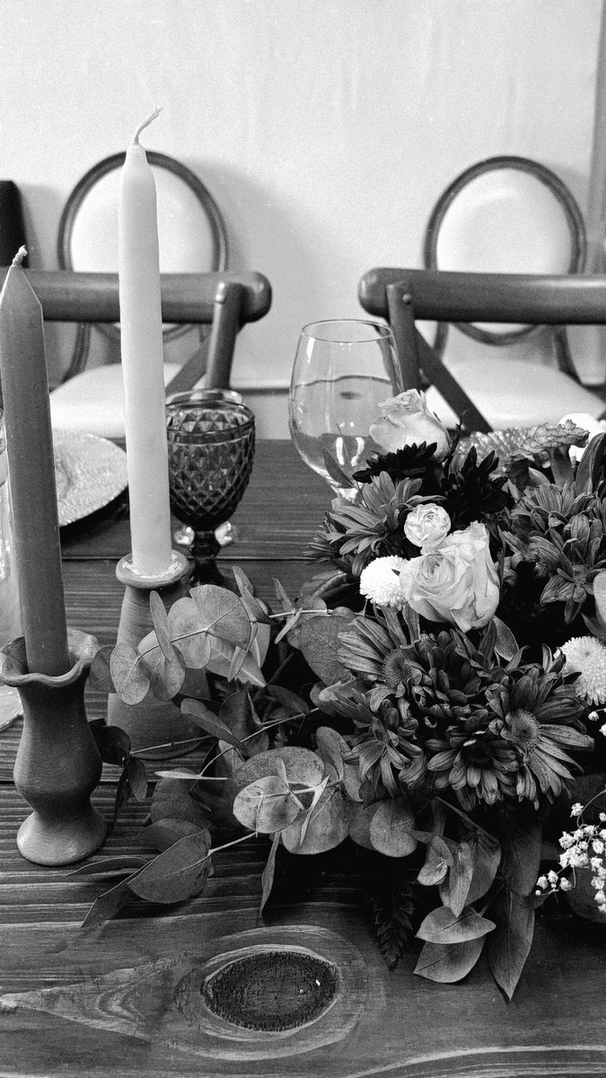 MarceCg__'s tweet photo. Hoy tuvimos las primeras pruebas de menú, mobiliario y decoración de la bodaaaaaaaaaaaa religiosa 🥹🤍 

Estoy amandooooo y viviendo lo que siempre soñé! https://t.co/0TsffHSjBI