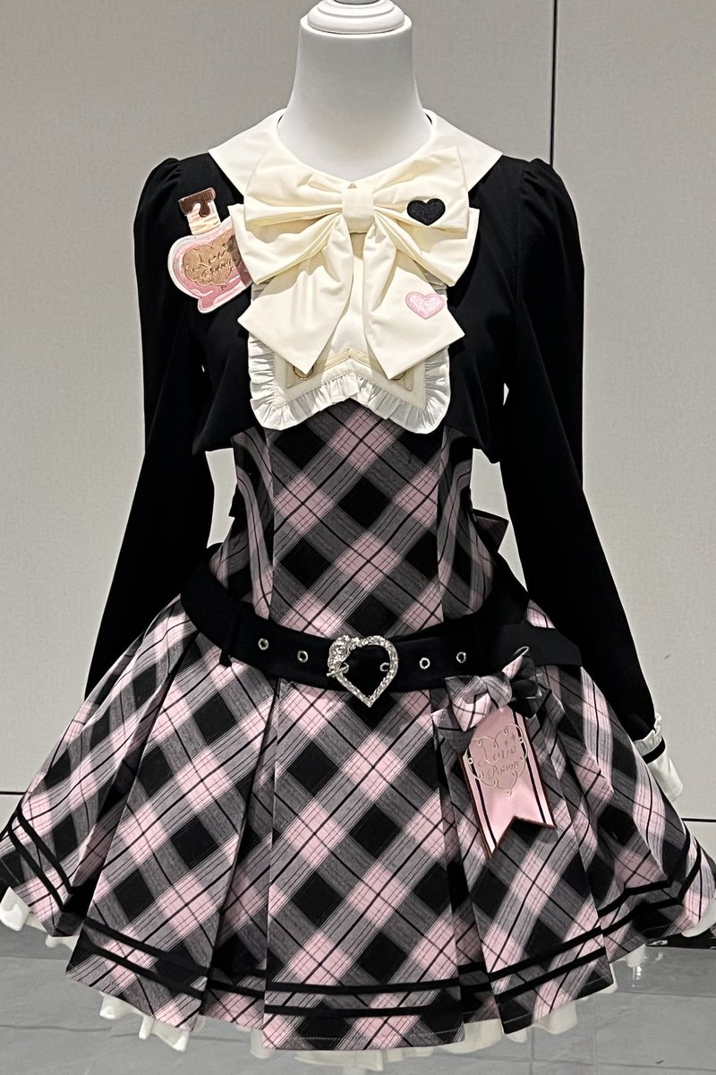 Belchic7's tweet photo. 🎀🖤小悪魔お嬢様のプリンセスドレス🖤🎀 https://t.co/bMESnSQnPm