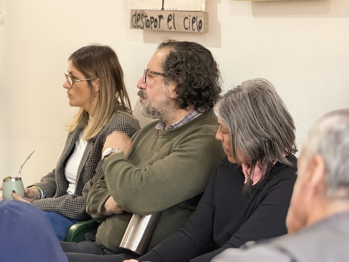 CNegro7's tweet photo. Cerramos una productiva jornada visitando a los compañeros y las compañeras de la mesa política del Frente Amplio Durazno. 

Escuchamos sus planteos y compartimos el trabajo que venimos realizando en el departamento en materia de seguridad. 

Agradecemos el recibimiento y el intercambio siempre enriquecedor.
