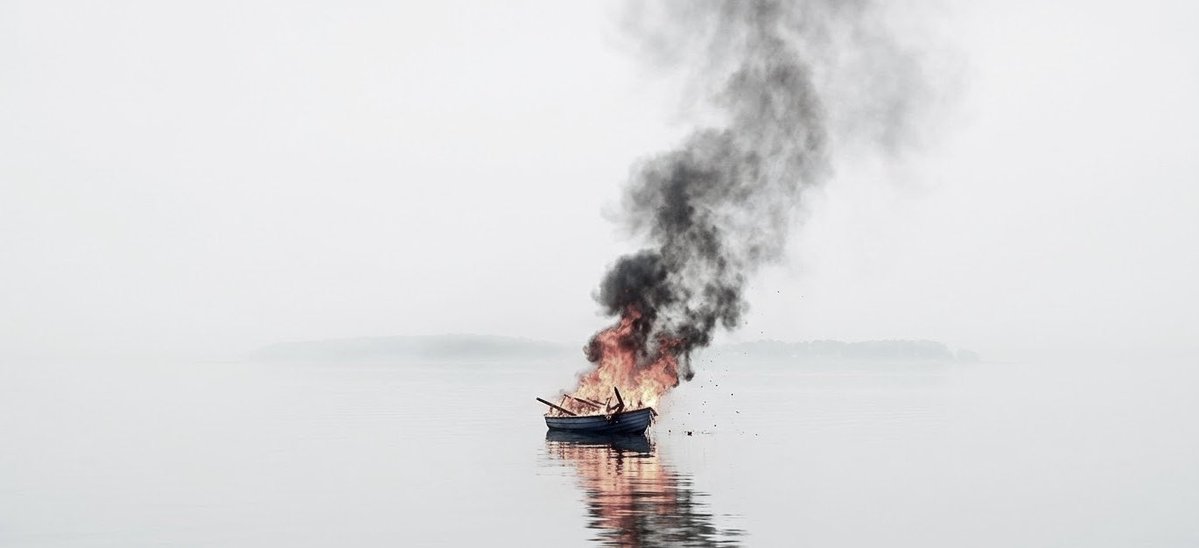 seryeishon's tweet photo. A quemar los barcos https://t.co/2Yeg75D0um