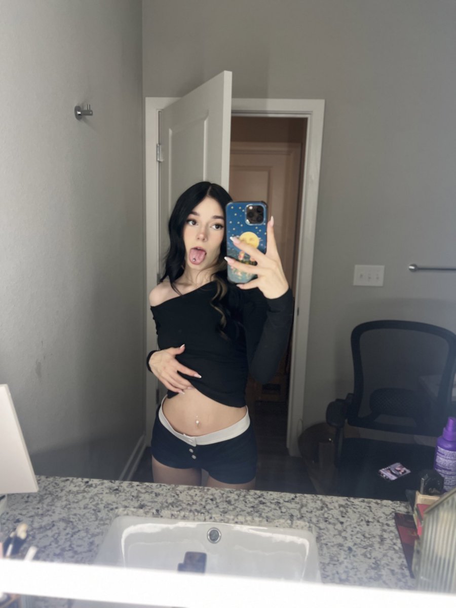 ellar0seexo_'s tweet photo. @Emilyserarata come play with me https://t.co/IoVTGAFGQI