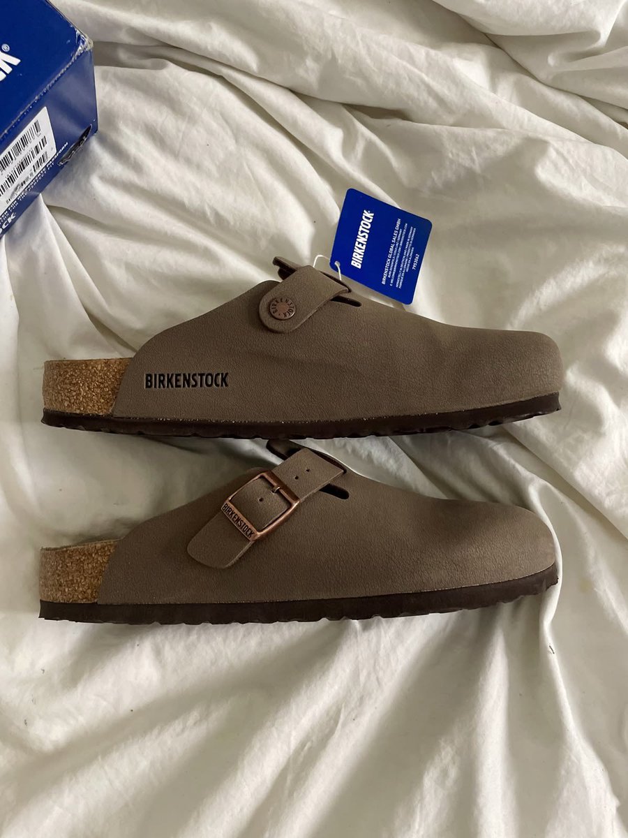 wtfay0's tweet photo. clogs https://t.co/DJKMbpGpR8