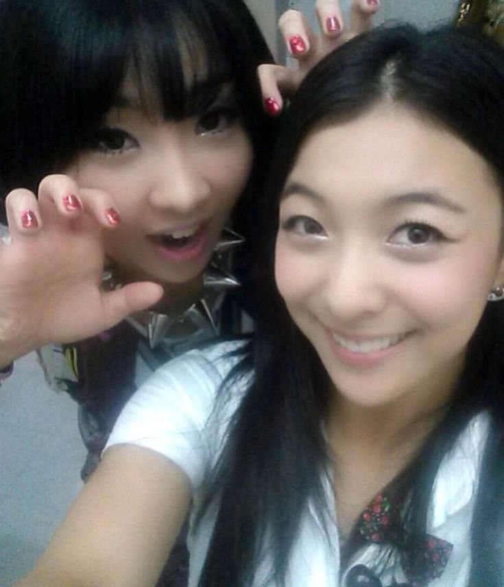 bomrinmuse's tweet photo. STOP THE FIGHT they're literally church friends and cl was shy around sulli like once we're supposed to be sister fandoms https://t.co/FGvZxkWR1d