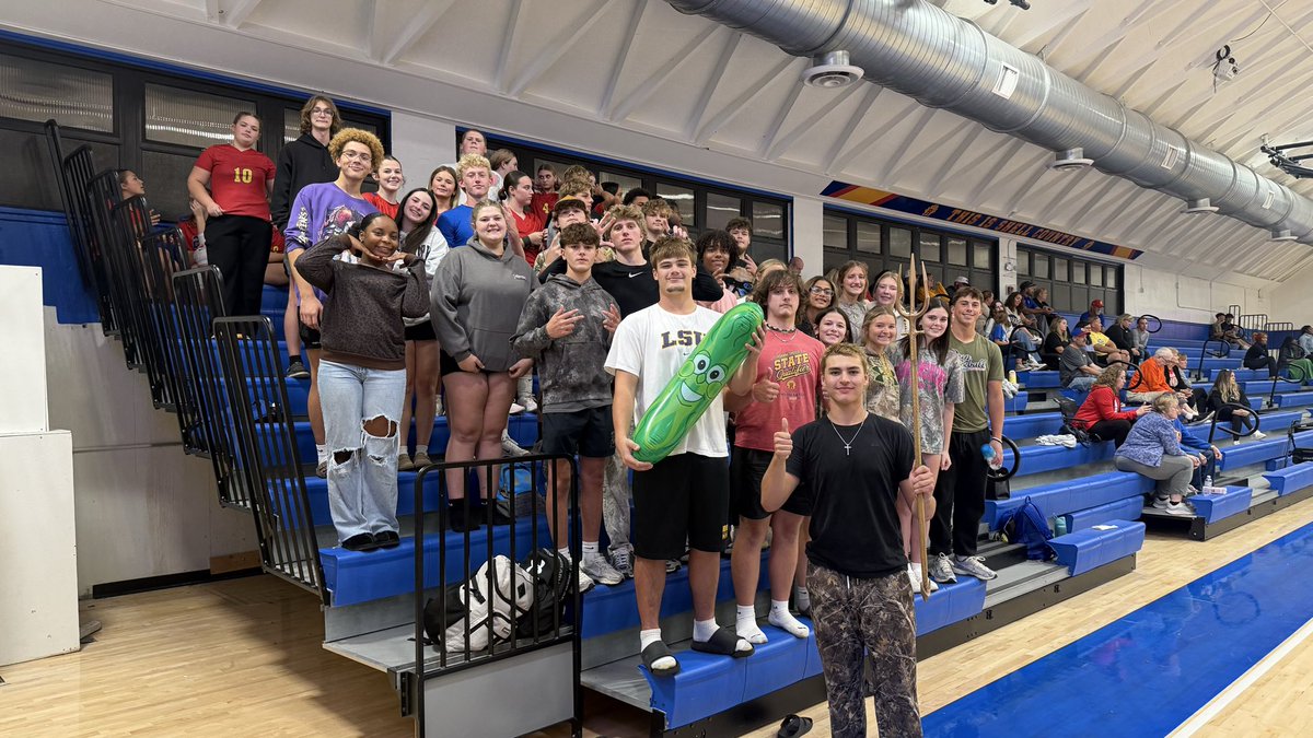 RoxanaAthletics's tweet photo. ๐ THATโS A FINAL IN SHELL COUNTRY
The Shells finish it off with a dominant second set, defeating the Cahokia Comanches 25-6!
ROXANA WINS, 2-0!
Another great night for Shells Volleyball at Larry Milazzo Gymnasium!
#ABOVETHELINE | #WIN | #ShellNation
@AMiller31 @RHS_Shells @1071TheBigZ @STLhssports