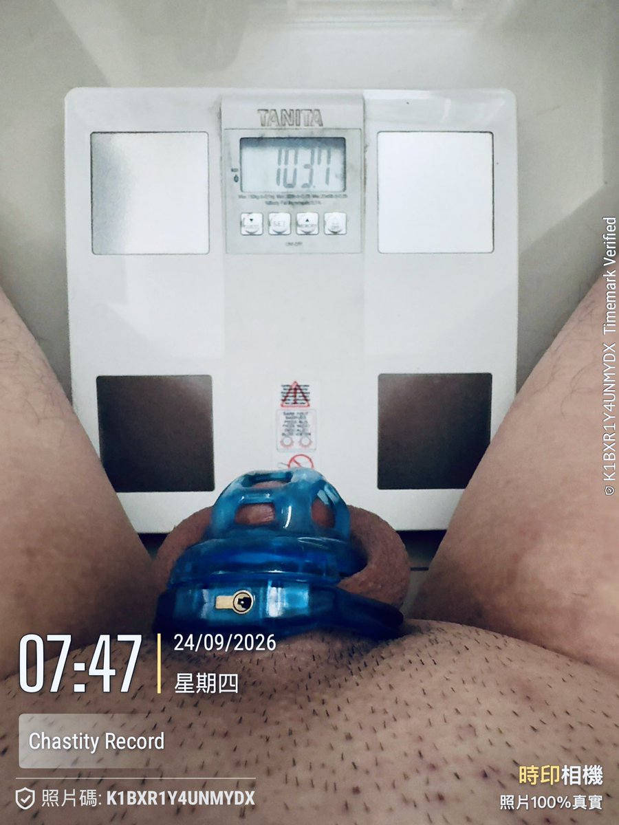 Tommy_Chas's tweet photo. D25  每日檢查  103.7KG

這幾天勤勞的運動跟規律的飲食，體重終於撐過停滯期，持續往下降當中～

可能是因為鎖得有點久，快要超過之前最長鎖期1個月了，所以，鎖屌最近一直蠢蠢欲動，只好練個腿，分散一下精力，由於練腿很累所以通常都不太怎麼練，而且也希望自己的腿能夠細一點￼ https://t.co/jcC7R3pnGS