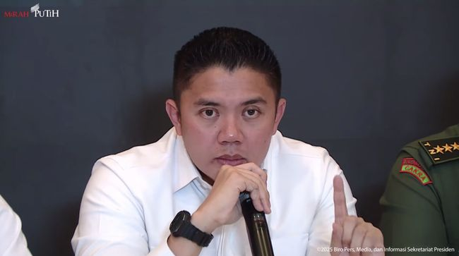 LambeSahamjja's tweet photo. teddy sebut pemerintah matengin wacana kuliah gratis dalam 2-4 minggu:
- ptn bakal bebas biaya kuliah termasuk ukt dan uang pangkal
- pendidikan gratis juga disiapin buat paud tk sd smp sampe sma smk negeri yang totalnya sekitar 164 ribu sekolah se-indonesia https://t.co/MF4UEG9J2B
