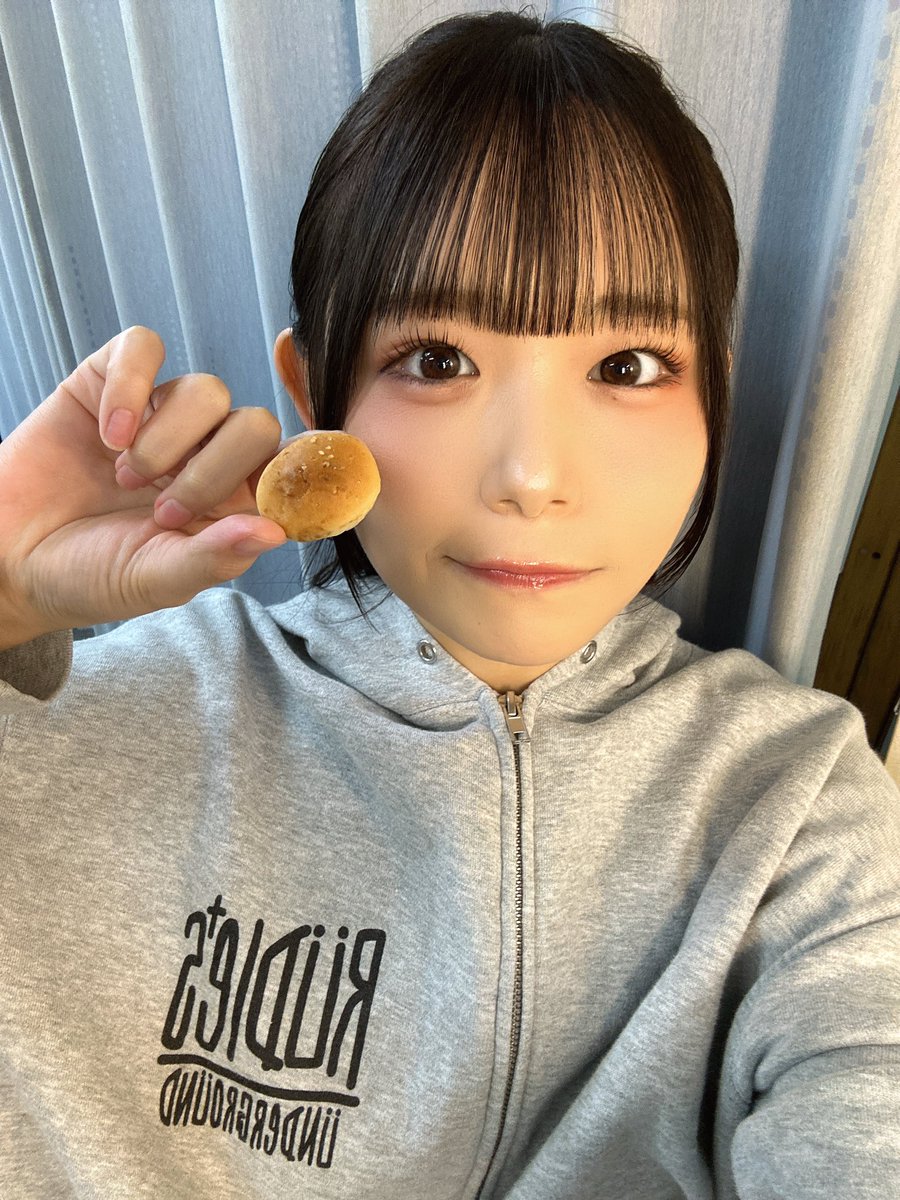 kohinatamika's tweet photo. #舞台AIBy ２日目🦋

カテコ撮影会があるよ！
本日も劇場でお待ちしております☺️ https://t.co/GdR8qStcvB