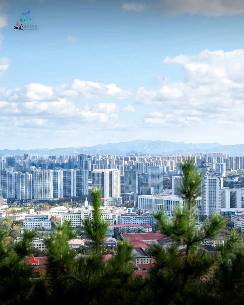 VisitJiangsu's tweet photo. World Tourism Day pick: Fenghuang Pavilion in Pukou District, Nanjing, Jiangsu.
Its 3rd floor has reopened for free weekend access, 9–11am and 3–5pm. Head up for city and hill views — and sunset if you time it right. https://t.co/t1e2KSucpt