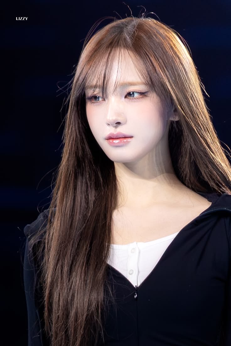 ivyzone67's tweet photo. Liz is gorgeous like look at this insane face card🫶🏽
#Liz #KimJiwon #IVE https://t.co/hPlgq0lE8e