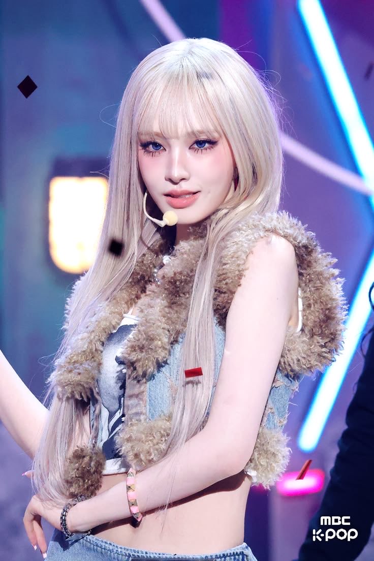 ivyzone67's tweet photo. Liz is gorgeous like look at this insane face card🫶🏽
#Liz #KimJiwon #IVE https://t.co/hPlgq0lE8e