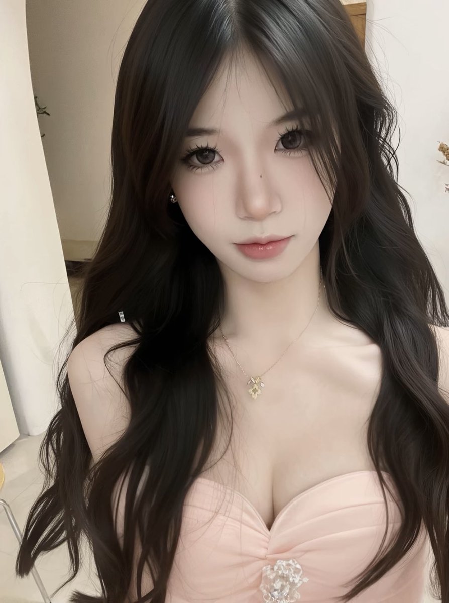 Divyas99's tweet photo. 21岁的i人，大二学生一枚。
胆小可爱，长相一般，
平时喜欢追剧看小说，
有点反差，有电子搭子可以陪我聊天吗？ https://t.co/eywHJiciDE