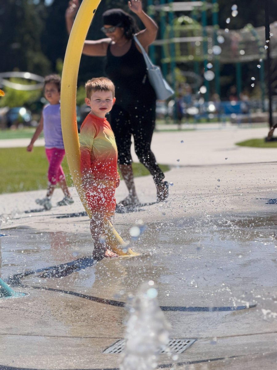 onder24's tweet photo. A few hours of fun at the park is all it takes to wear the kids out! https://t.co/4ergUnDiFp