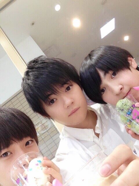 warito_iijan's tweet photo. 【定期】アイス屋で4種類のフレーバー選べるのに、抹茶✖️4でキメる吉田仁人
#絶対に風化させたくない吉田仁人 https://t.co/tcZDz43JwR