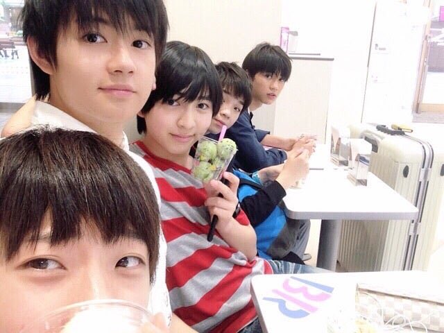 warito_iijan's tweet photo. 【定期】アイス屋で4種類のフレーバー選べるのに、抹茶✖️4でキメる吉田仁人
#絶対に風化させたくない吉田仁人 https://t.co/tcZDz43JwR