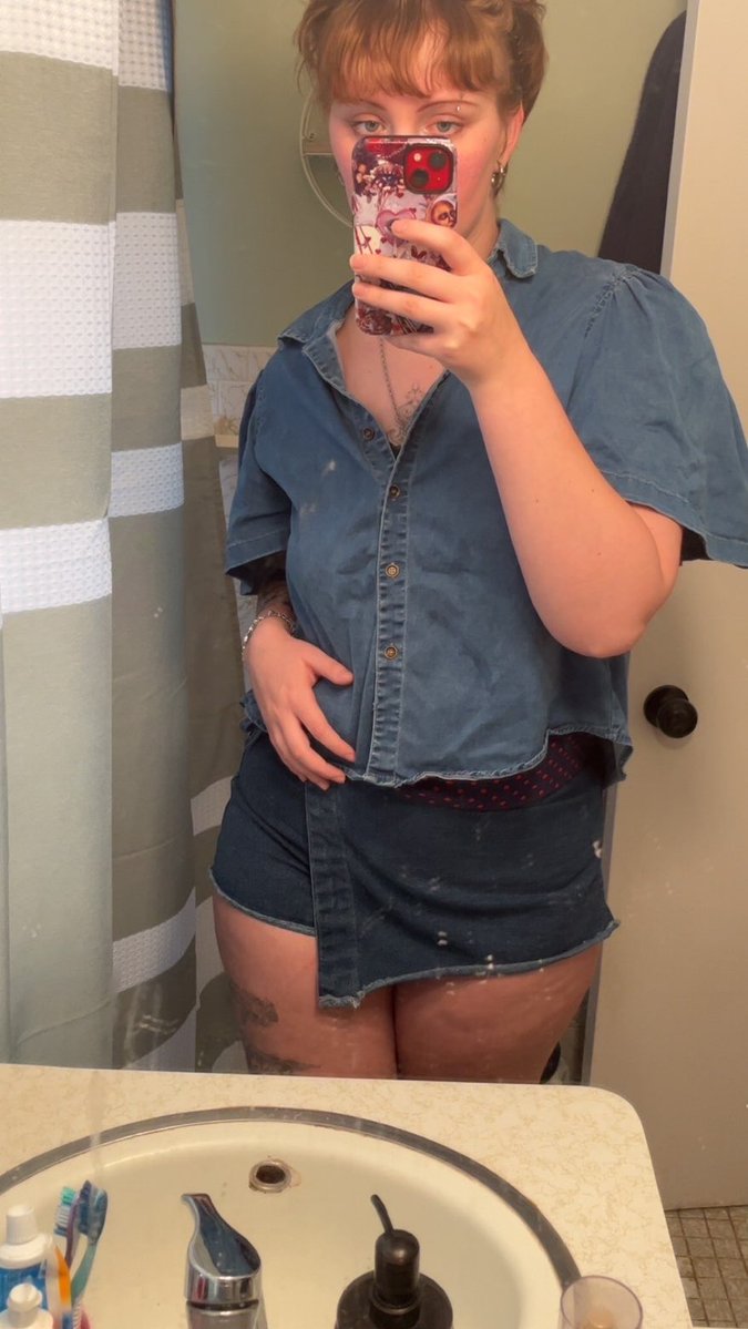 meowlets69's tweet photo. ok so hi #nsfwtwt!!! heres my intro posttt
- my name is catt
- 19 &amp; bi
- tatted pawg (it looks little from the front i promise its fat 😭)
- freakazoid https://t.co/pVukP7pUfq