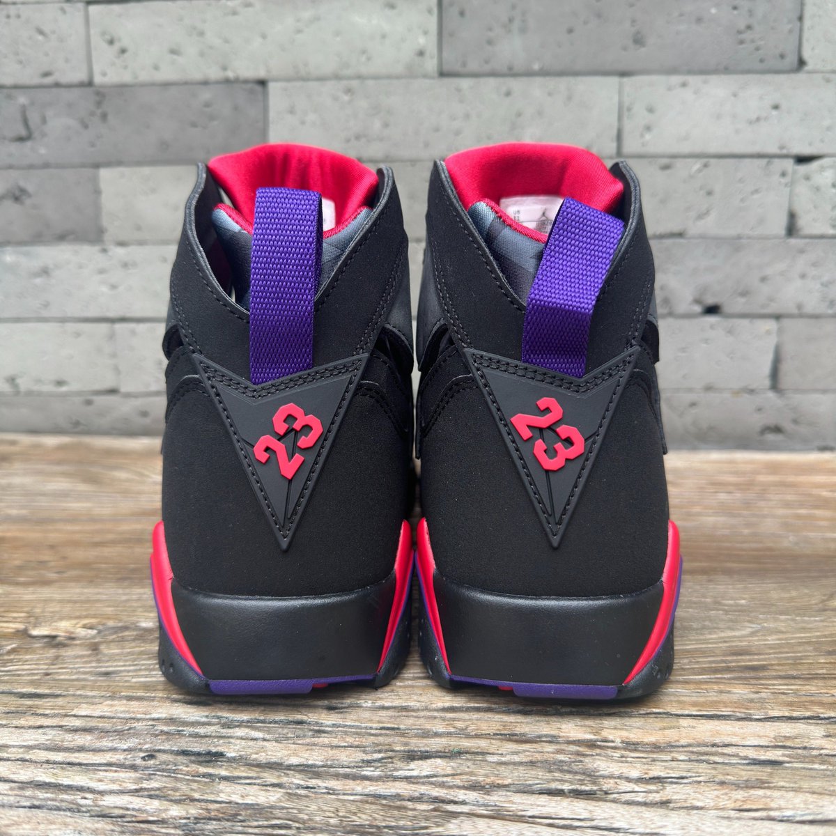 KicksFinder's tweet photo. FIRST LOOK: Air Jordan 7 Retro "Playoffs" 🔥

🗓️ February 20th, 2027
📝 JJ5628-001 (MENS); IX6072-001 (GS); IX6073-001 (PS); IX6074-001 (TD)
💰 $215; $155; $95; $80 USD
📸 IG: rache1_nguyen
💵COP OR 🚮DROP? https://t.co/7IqdiVh0Wb