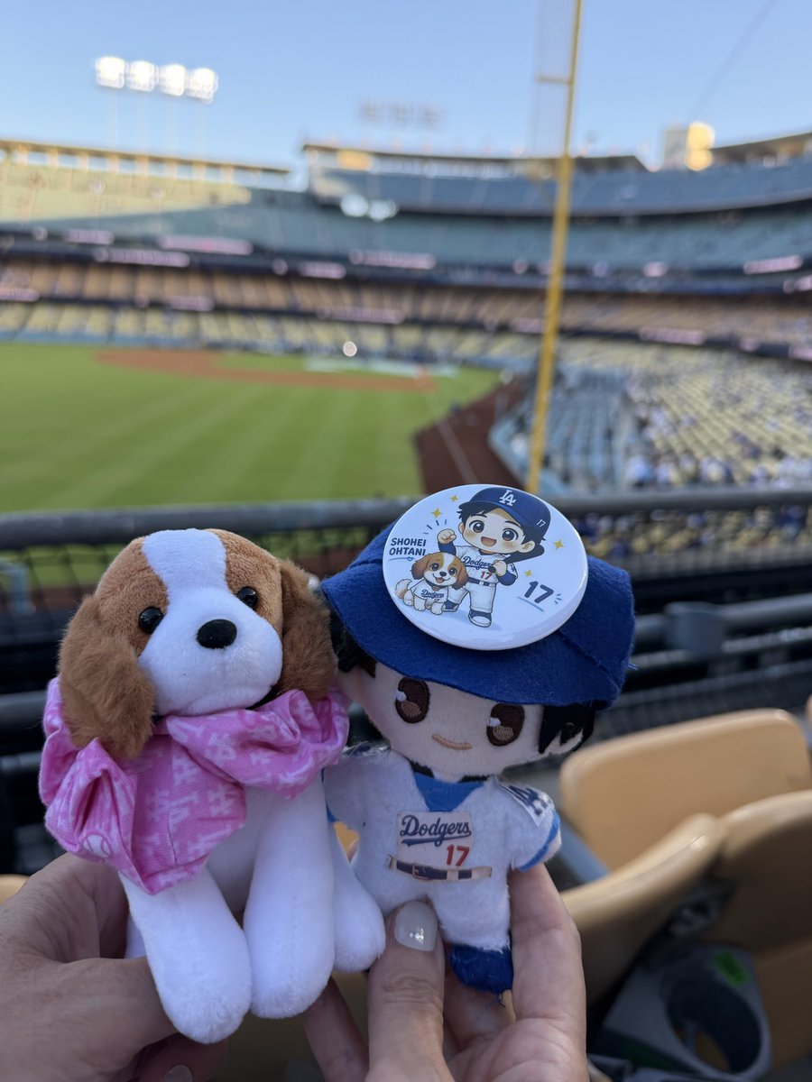 yonkoan13's tweet photo. 今日はこの席^_^
ブルペンの真横です😊💕😍
生由伸君を間近で見れるよー
＼(^o^)／🙌 https://t.co/faivz9PtUF