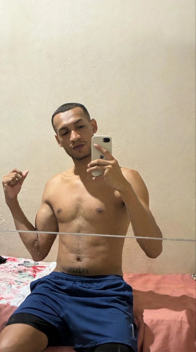 guhhnitter's tweet photo. oi x https://t.co/xlcoxKTTpU