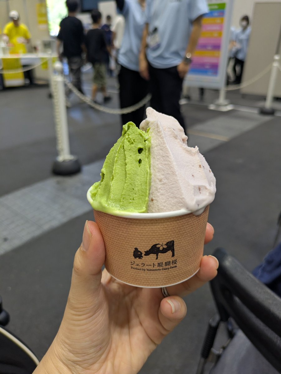 kohbunkan's tweet photo. おはようございます☺

コンベックス岡山で行われていた岡山香川つながる食の大博覧会に行ってきました👏

アイス好きのわたしは朝イチでジェラートを頂きました🤤🍦

それぞれの県の魅力的な食べ物が集合しておりとても素敵なイベントでした🫶

#企業公式が朝の挨拶を言い合う
#企業公式相互フォロー https://t.co/UZsxvpx4OS