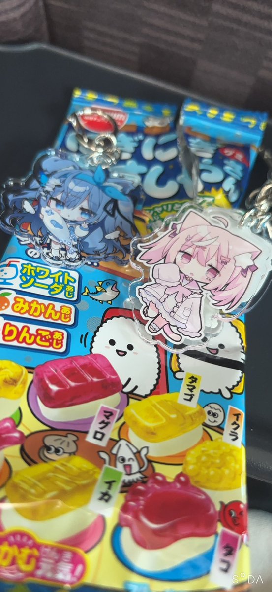 snow_flakechan's tweet photo. 高速バスで寿司握ってる人達いたら私達です https://t.co/9KiZlHbkrz