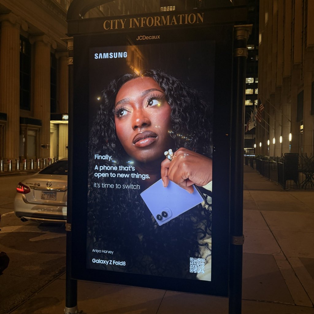 0nleen's tweet photo. Samsung is doing it big with the Carl and Aniya switchers ad . https://t.co/Hww8GUCsjV