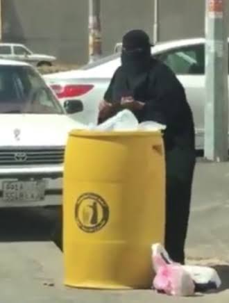 Dr_sysphus's tweet photo. @Hobdcf @YemenReality @AAlymn18769 @buhjjr @Fh1_9 @ihdp0 روحي شوفي شغلك هنا وكل صوركم وتزويركم مابينزل قدر اليمني ولا بيشيل رجله من ع رقابكم https://t.co/3rTYbwiw1w