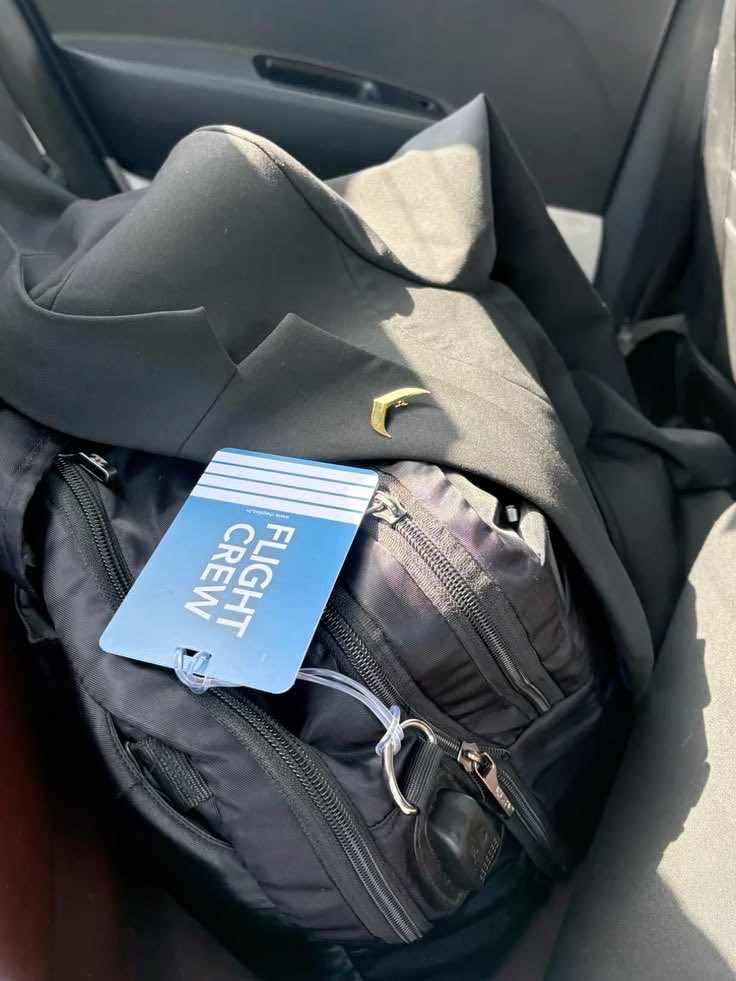 Merjemamar4zy's tweet photo. Spremna za nove visine! ✈️✨
Uniforma je spremna, spakovane stvari i novi let zove. Danas započinjemo još jedno putovanje iznad oblaka! 💙
#FlightAttendant #CabinCrew #SpremnaZaLet #Avijacija #ZivotUOblacima https://t.co/iJsx7kcfA1