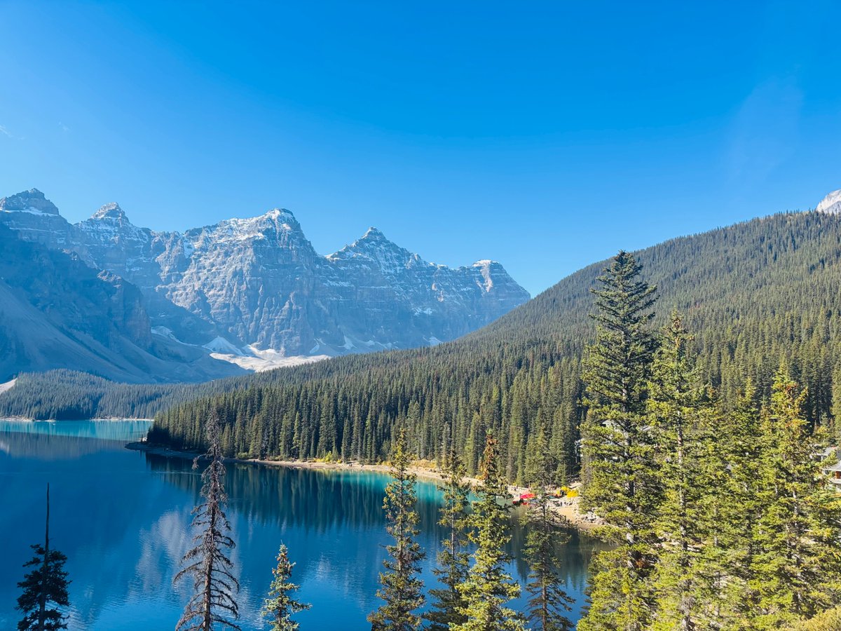FoxLeung1989's tweet photo. モレーンレイクの青、やっぱり吸い込まれそうなきれいさでした。2
Moraine Lake’s blue hits different, as always.
#連休 
#旅行　
#カナダ好き
#旅行好きな人と繋がりたい https://t.co/YyogYY2FOL