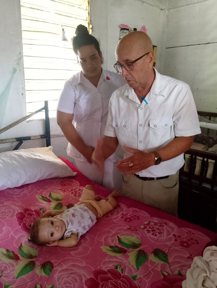 DirecSaludSsp's tweet photo. Visita del equipo de la Dirección General de Salud a Asly Alejandra Rodríguez Molina, 9 meses, desnutrición crónica protéico-energética, foramen oval permeable, CIV sin repercusión hemodinámica. #CubaPorLaVida desde #SanctiSpíritusEnMarcha
@MINSAPCuba @ElainePlasenci2 https://t.co/7UCC5icVlG