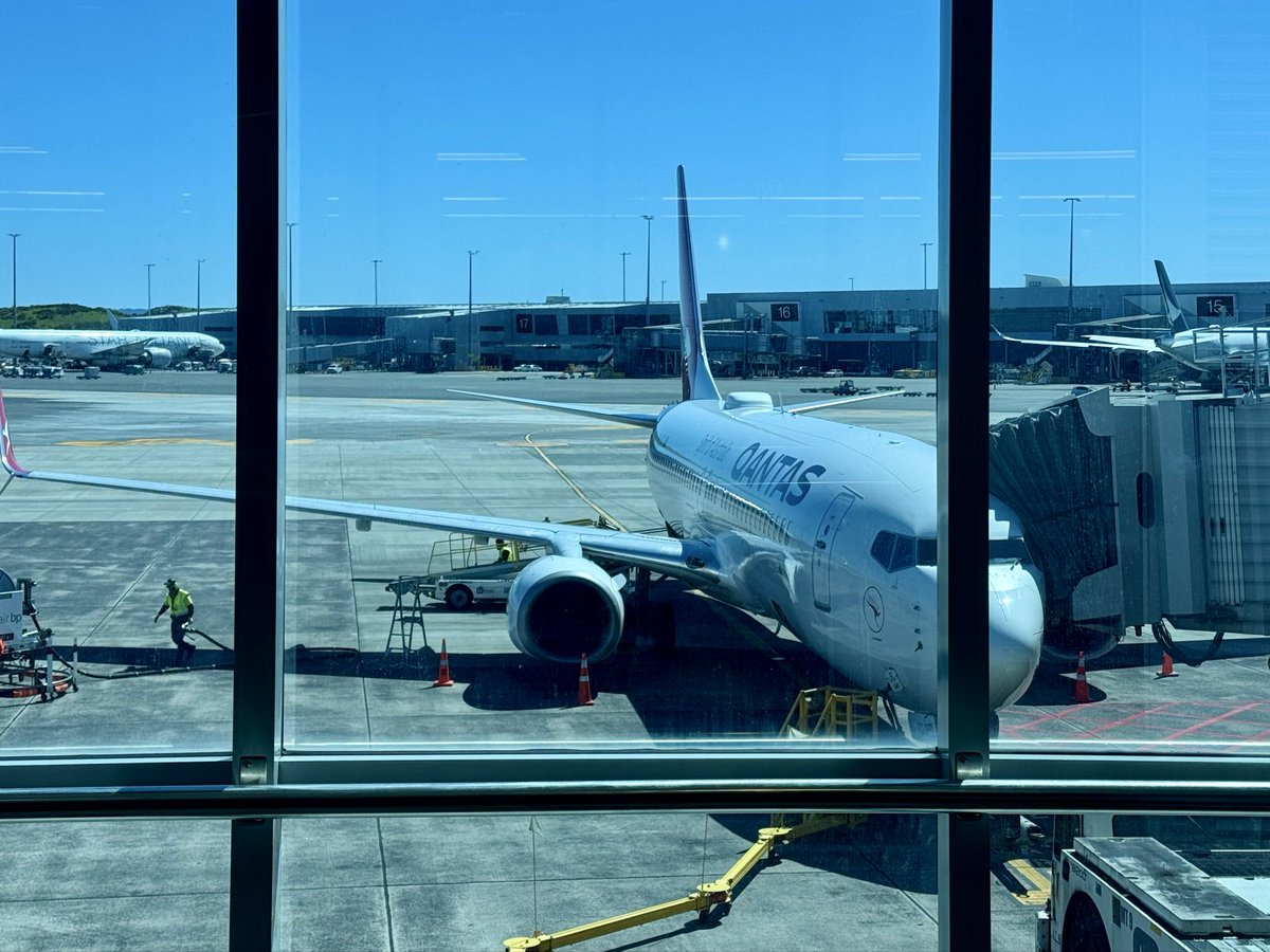 OperaChaser's tweet photo. On my way home with @Qantas QF154 AKL-MEL after a fab week of family research and opera. Sure to be back for more of the same! https://t.co/8zgEEKqE9H