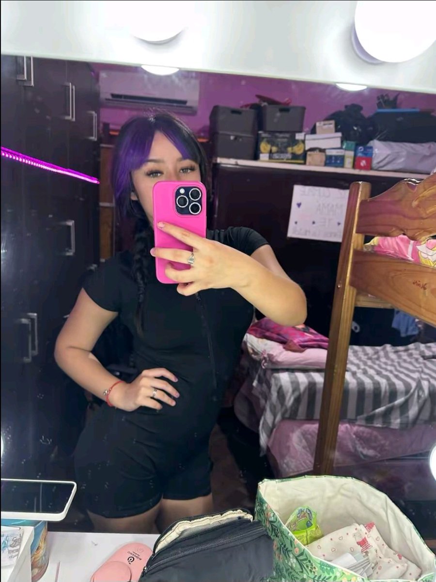 soffigaray's tweet photo. Que les parece mi ropa🙈🥺? https://t.co/BXHiWL1A6O
