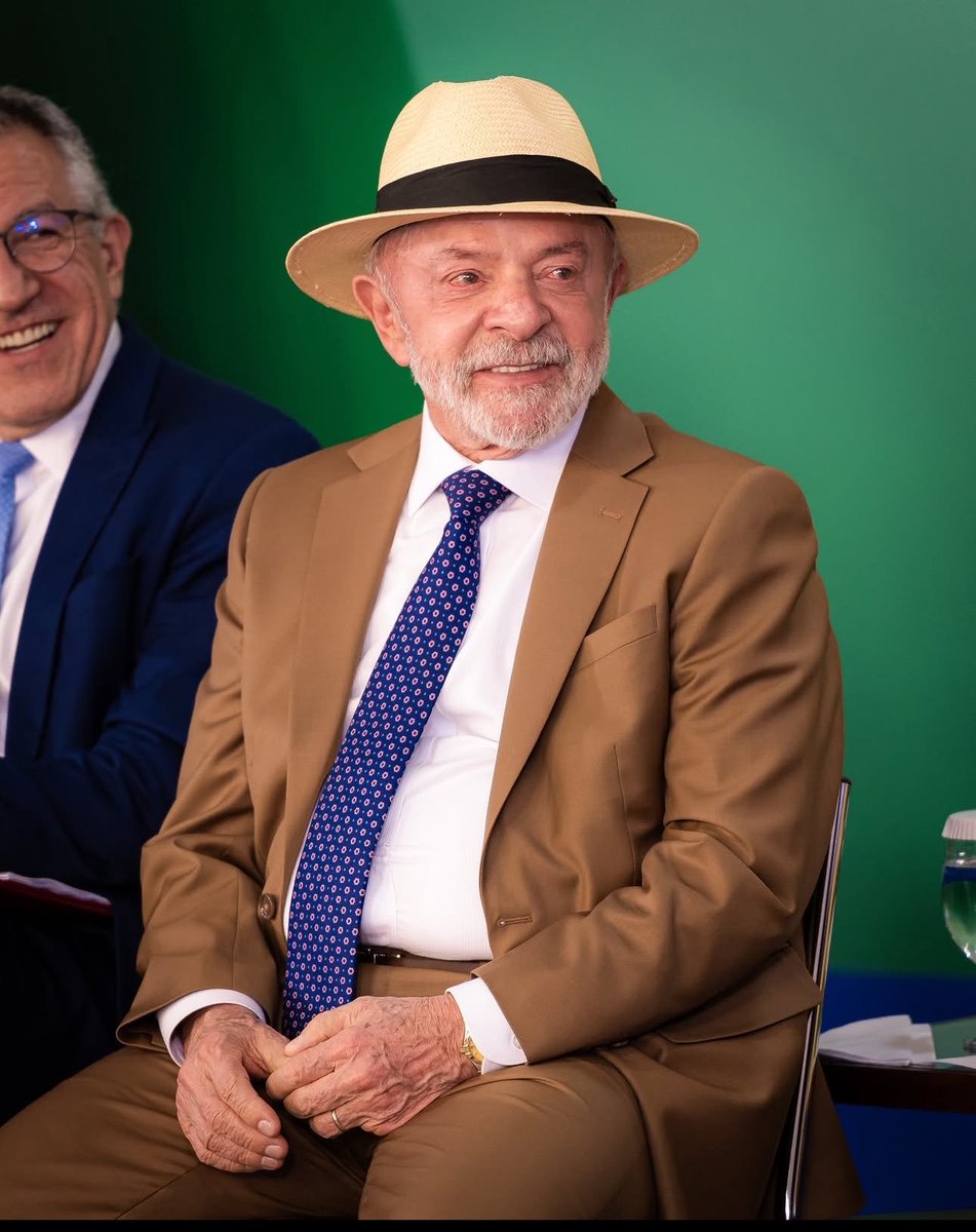 CentralDaGavea's tweet photo. 🚨 URGENTE!

Lula decidiu proibir totalmente as bets e a decisão sai ainda esta semana. 

O Flamengo pode perder até 20% da receita, pois a Betano paga R$ 268 milhões por ano e é difícil achar outro patrocinador que pague o mesmo valor.

🗞️ @sbtnews 
📸 Pedro Reis https://t.co/tkDgqW1M4v