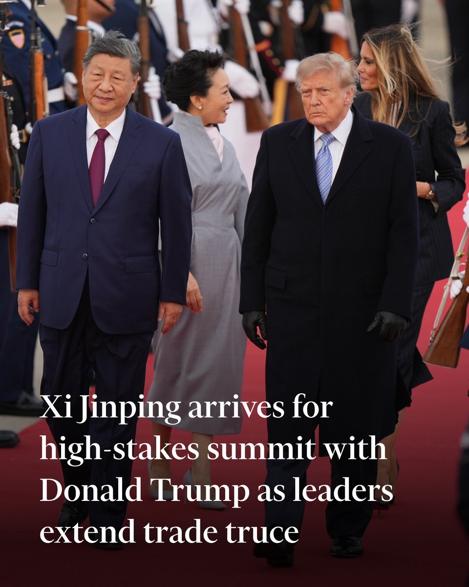 FT's tweet photo. Donald Trump and his wife Melania greeted the Chinese delegation at Joint Base Andrews — the first time a US president has welcomed a visiting world leader there for more than six decades. https://t.co/FxnLGD8i8B https://t.co/ftzKREZq3M