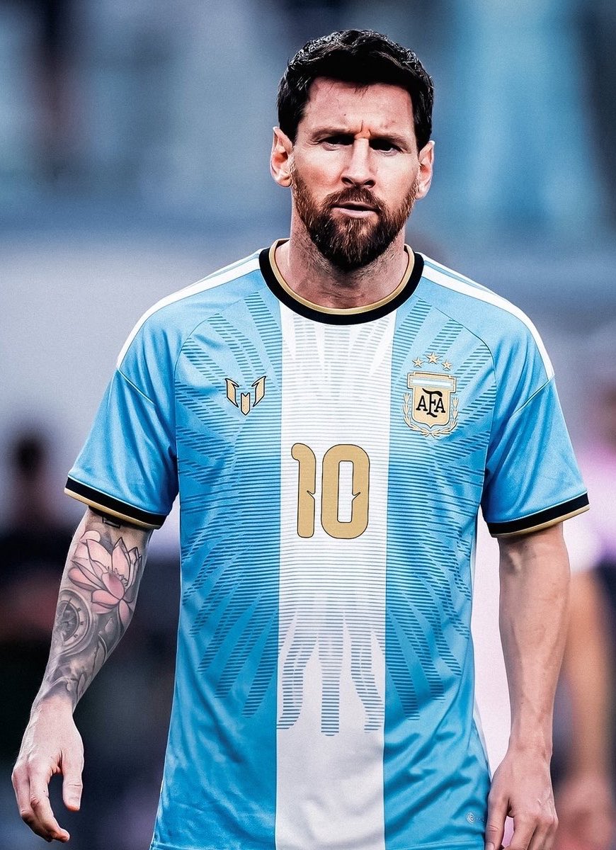 Messias30_'s tweet photo. Será la camiseta más vendida de la historia.

Es una locura. https://t.co/96o6xbNLy9