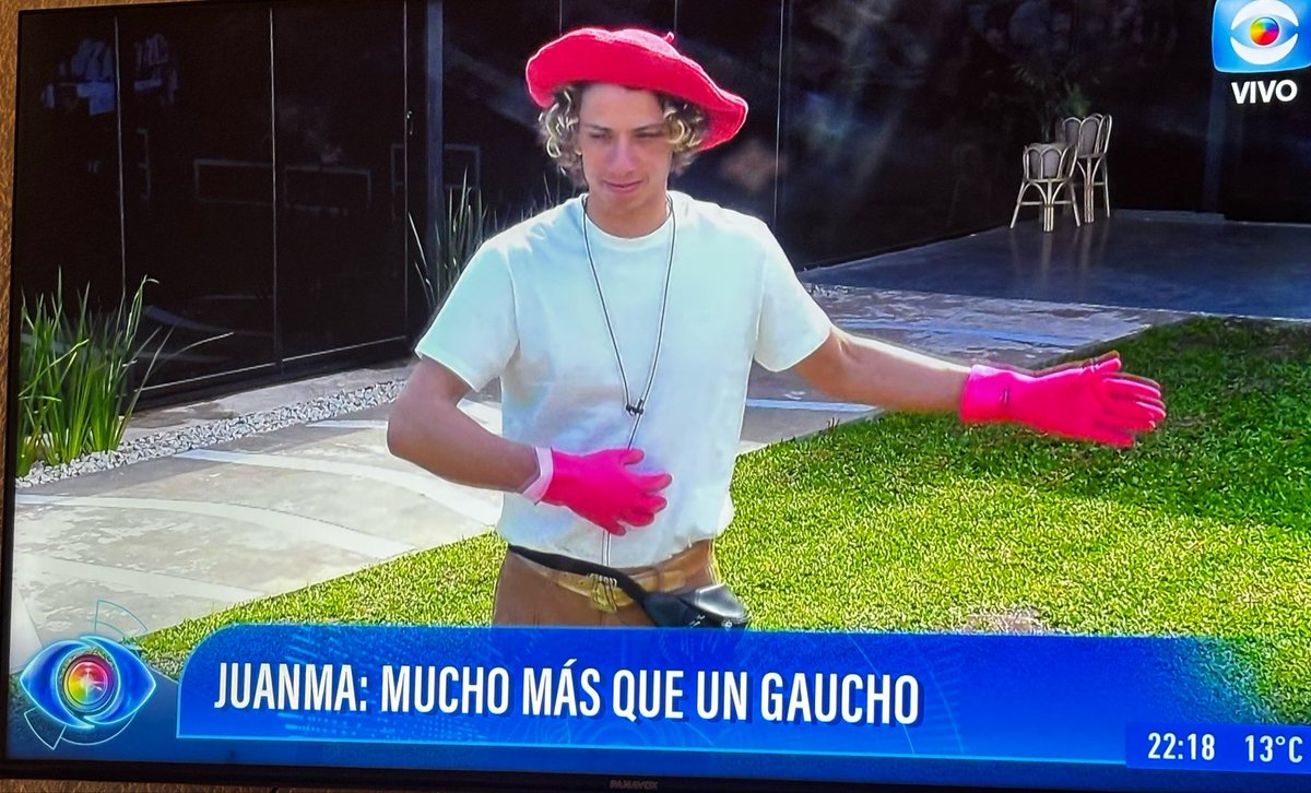 AndresAngelone's tweet photo. Yo explicándole al psicólogo mis sueños 

#GranHermanoUy https://t.co/okHKLNSgkC