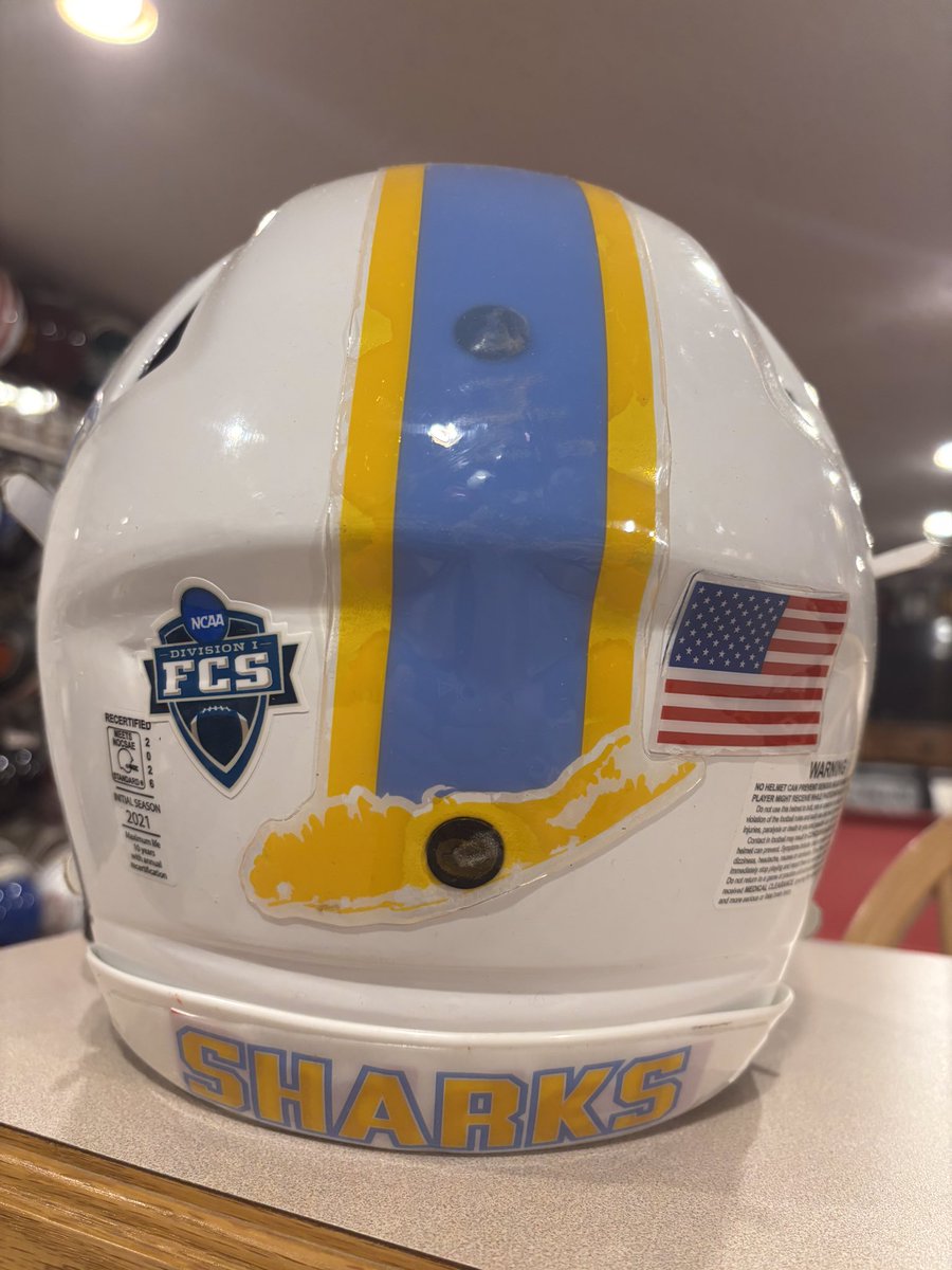 JerryQuickel's tweet photo. ‼️New Lid‼️Long Island Sharks! @LIUSharksFB plays @NCAA_FCS @FCSNationRadio1 out of @NECsports in Long Island New York! Love the detail on the back of the stripe! This is FCS helmet #104 and #681 overall! 19 more to go to get to 700! @CFBHome @FB_Helmet_Guy https://t.co/K9WUOTY6Pi