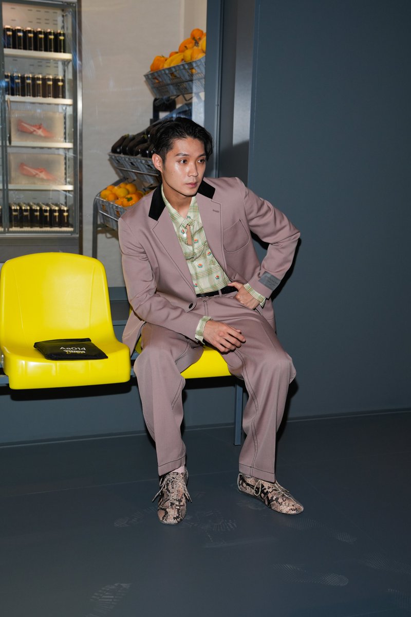 ellejapan's tweet photo. 【2027春夏ミラノフロントロウ速報】#山下智久 さん、#キム・ジェウォン さん、#磯村勇斗 さんらが「オニツカタイガー」に来場！

▼記事はこちら
https://t.co/KEiBhdy5jy

#OnitsukaTigerSS27 #TomohisaYamashita #HayatoIsomura #KIMJAEWONxONITSUKATIGER #KimJaewon https://t.co/RvrQhGMsZO