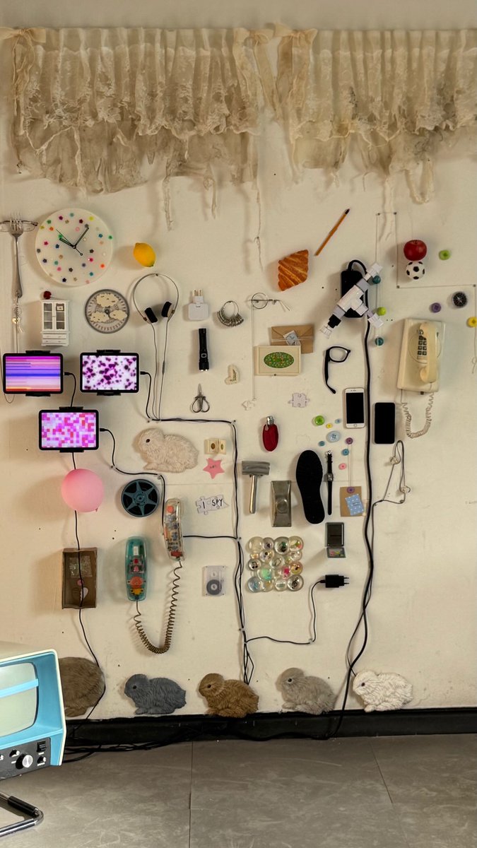 woozenniee's tweet photo. the details of the items in saku's teaser https://t.co/yBcgEnEJjZ