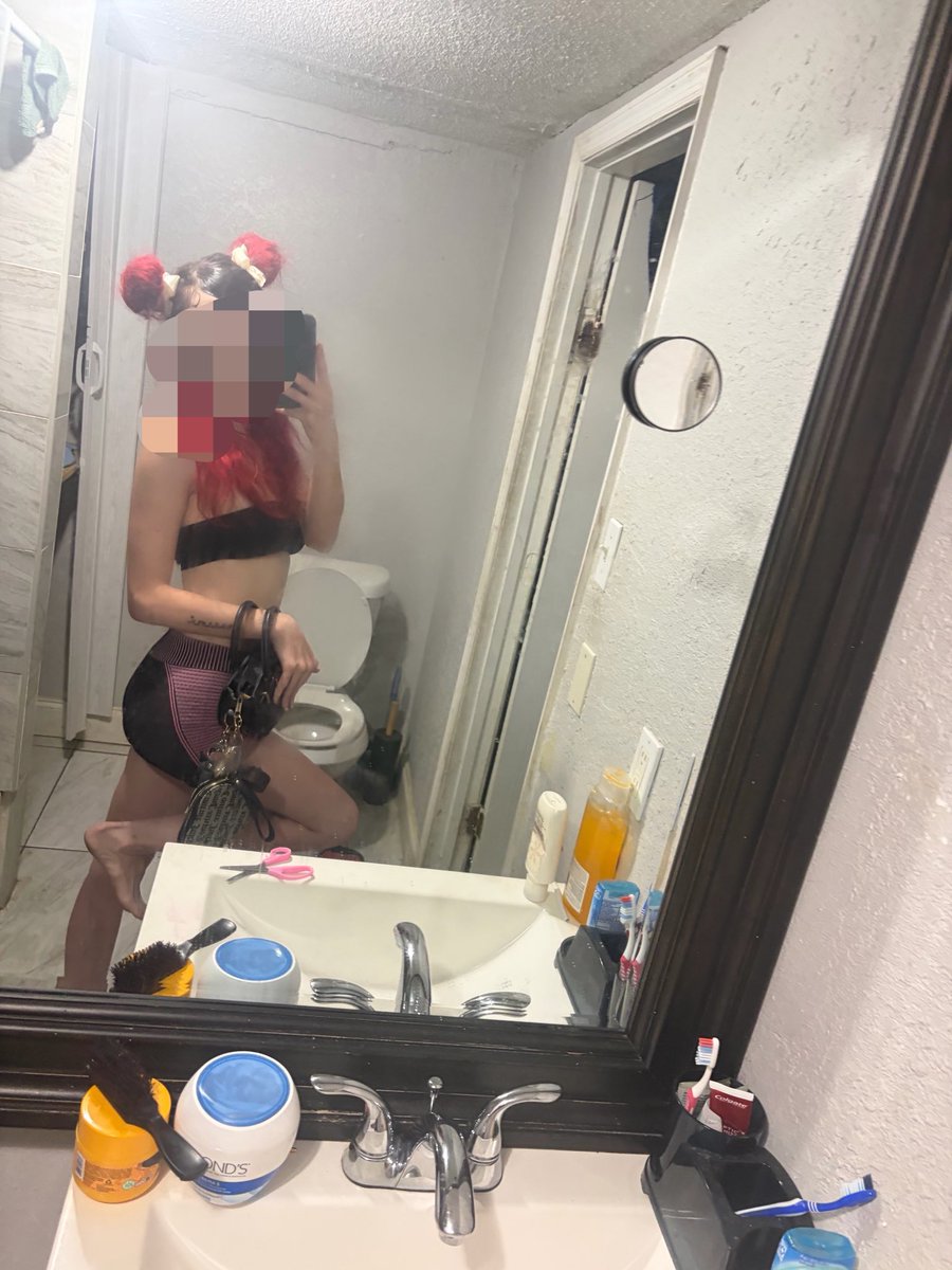 Dominationbaddi's tweet photo. He can’t say no to me , he’s been a bad boy now he’s earning it back slowly so pathetic 

Findom cashcow pay up losers finacialbenificary https://t.co/fXi0XbBWS8